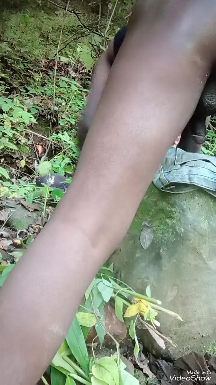 Sexyjayla254: Sexyjayla254 stropind apă din cur