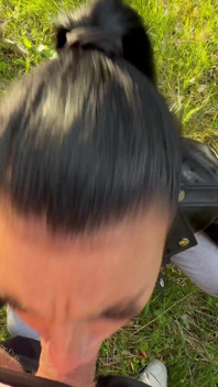Heiße Stallarbeiterin Hat Mich Mit in Den Wald Geschickt... Risky Smoking Deepthroat POV
