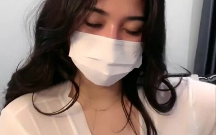 Chinita Wife: Ragazza incredibilmente calda e carina che mostra le sue tette...