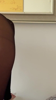 Varie masturbazione e creampie in collant con tacchi alti