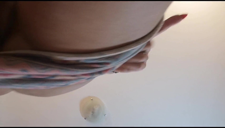 Erotic Tanya: Mẹ kế trừng phạt bạn bằng cách xì hơi vào...