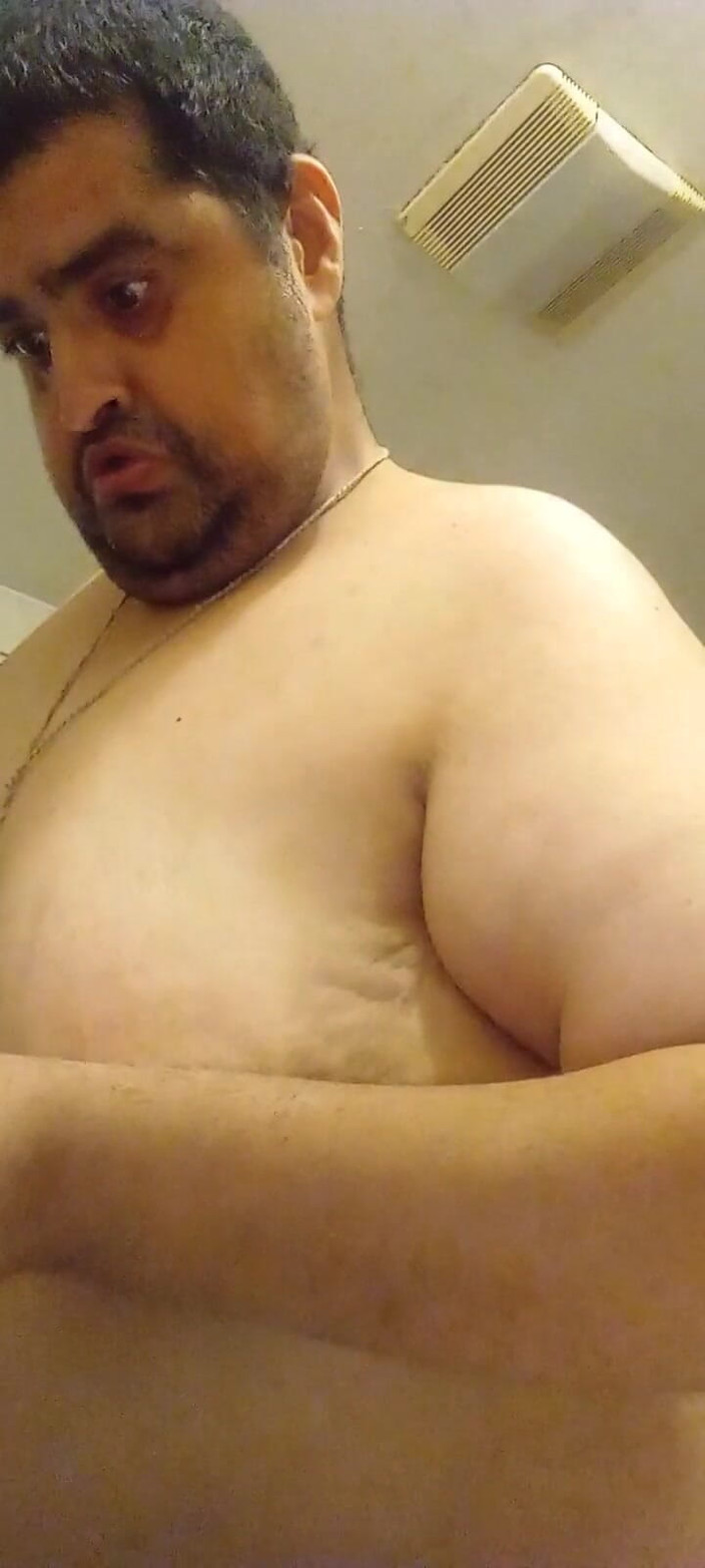Chubbytits16: Cine vrea să-mi sugă sfârcurile uriașe