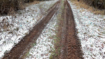 Bouncy Tits Action: उसके स्तनों को बर्फ में पीटना