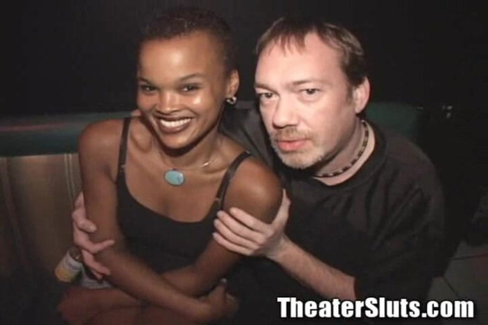 Theater Sluts: Pepek Afrika Jalang yang kabur creampie pepek dikongkek gangbang oleh...