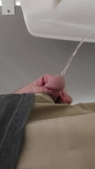 CosmicKastaway: Chcaní na čerpací stanici