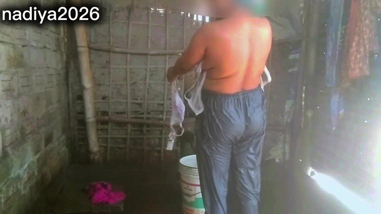 nadiya2026: Stiefschwein, kann ich mit dir duschen?