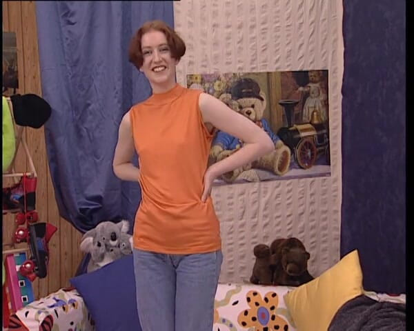 YOUR FIRST PORN: Sonja Spielt Mit Ihre Fotze - Sonja se joacă cu pizda...
