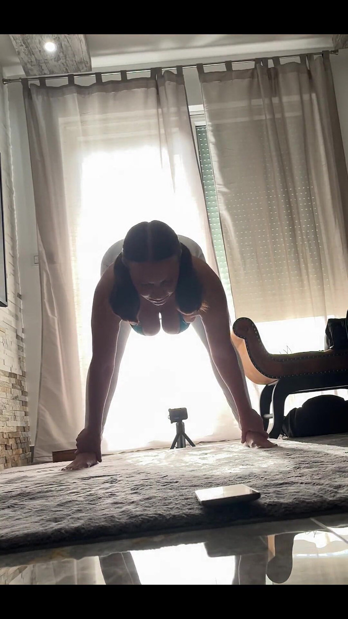 Crypto Mommy: Yoga Lainnya