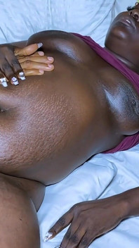 Wanita pantat semok kulit hitam