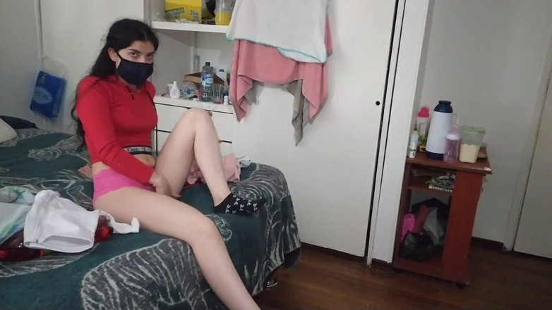 Jopy sex: Echte amateur sexy Laura wordt betrapt op het aanraken van...