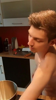 The Naked Kitchen: Pancake Challenge Bare Cooking