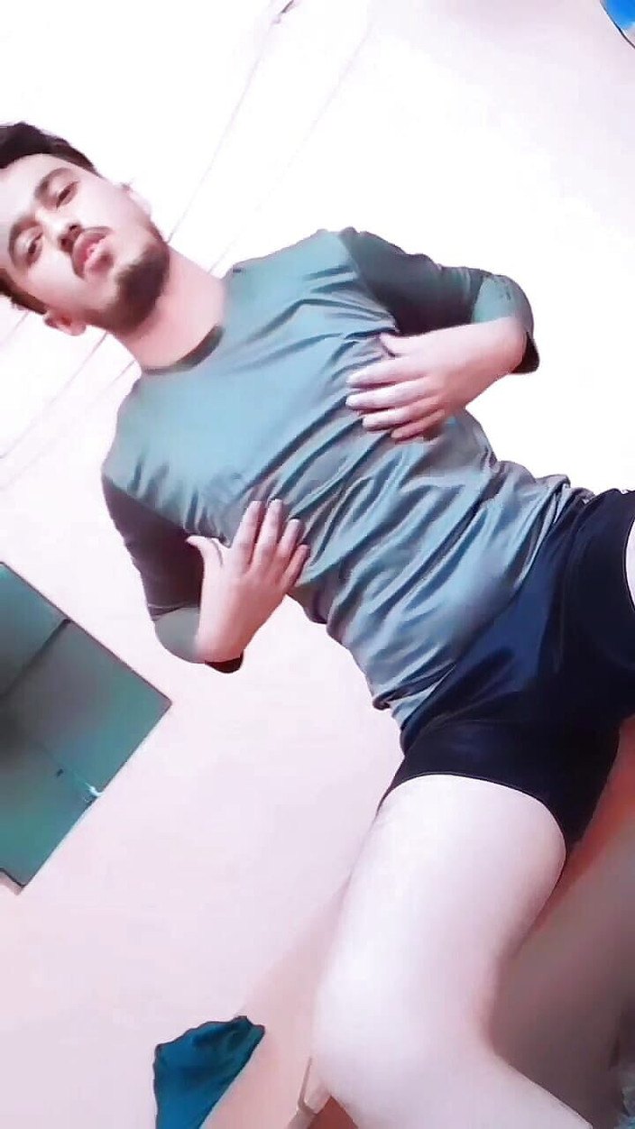 Kushagra Dwivedi: ロマンチックなゲイ