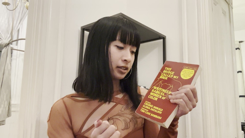 Felicity Azura: 歯磨き粉を使ったジャーク