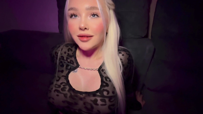 Blondessa: Fiica vitregă cu țâțe mari vrea să se fută! Tatăl vitreg...
