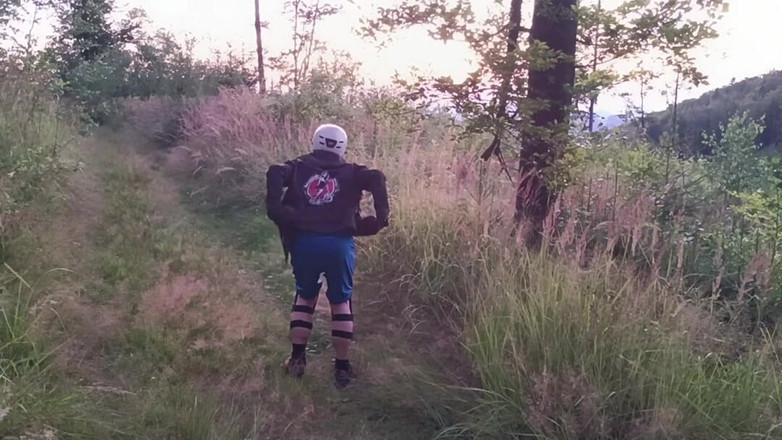 kickerscooter: Draußen wichsen