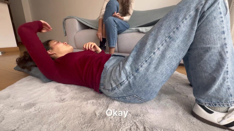 scarlettandc: Saya Memenuhi Fetish Saya Menghirup Kaki Teman Wanita Saya