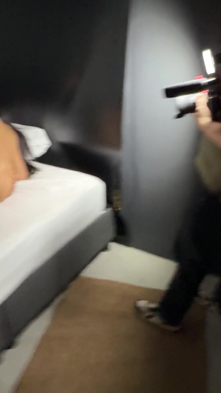 Angel Cruz: Di belakang kamera bercinta dengan MILF Colombia ini