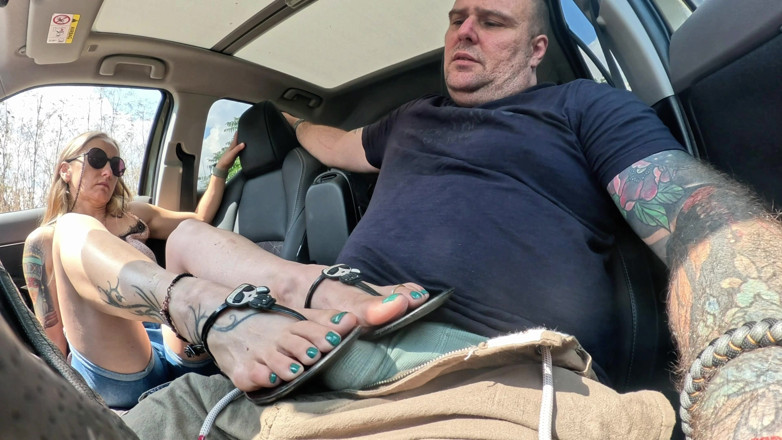 Mistressyammyboots: サンダルを舐めてキスして:足元に絶対的な奴隷崇拝