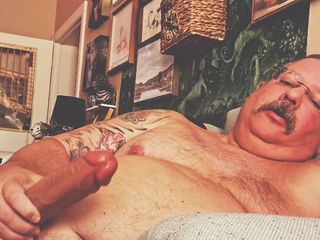 Hand-Free-Daddy-Chub: 28 minit kencing, air mani bebas tangan, telur lembu jantan,...
