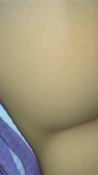 1075 屁股紧致的小继女被意外插入