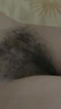 J’adore m’exhiber à poil et en lingerie devant les amis de mon beau-fils, ils veulent me baiser