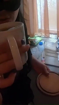 Beleza recém-solteira quer voltar para casa com você