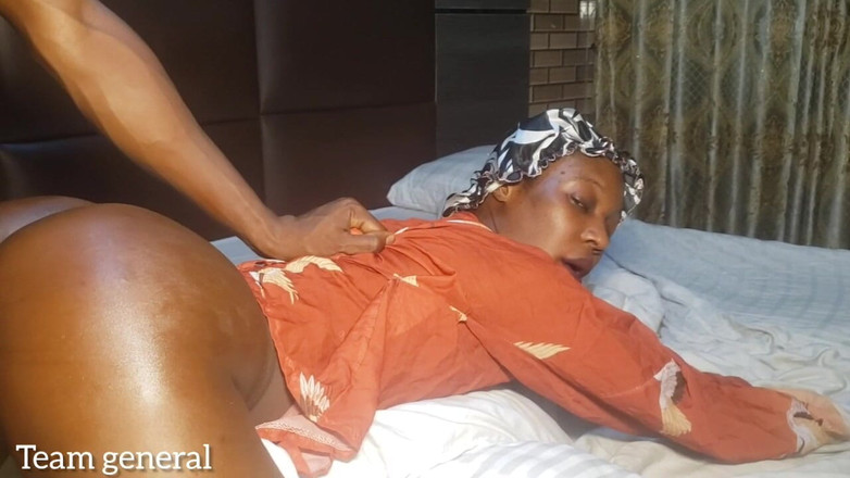 General01: 내 새엄마가 자위하는 걸 붙잡고 섹스하라고 말했어