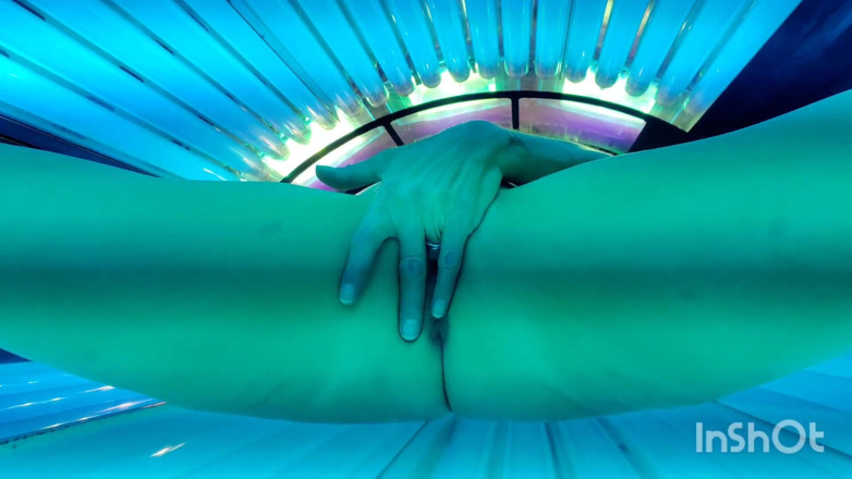 Trixie Dixie: Cama de bronceado divertido