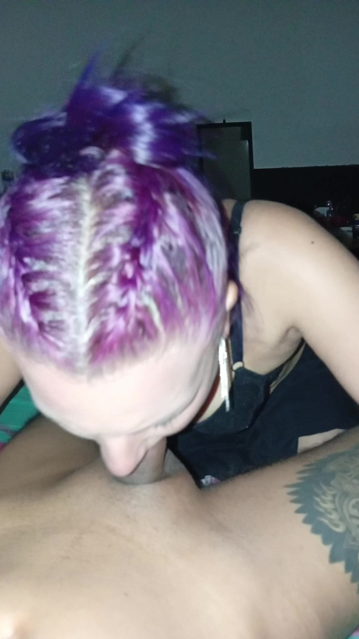 VioletOffer97: Ich squirte auf einen jungen schwanz
