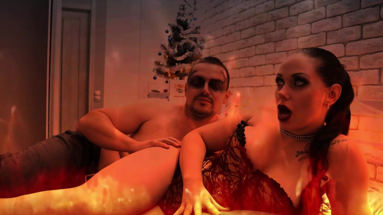 Goddess Misha Goldy: Bůh tě nemiluje! Neslavte Vánoce!