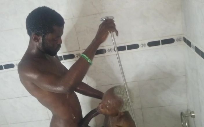 Sweetass132: Aliméntame tu gran polla negra