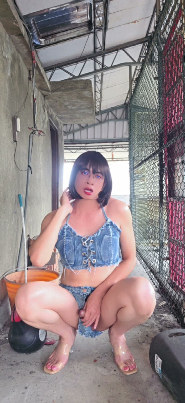 Taiwancdgirl: トラップティンシュアンは振動する卵で屋外で自慰をする