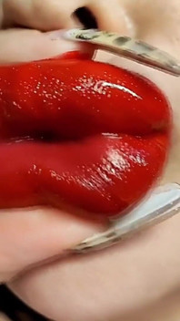 거대한 비보 입술 거인