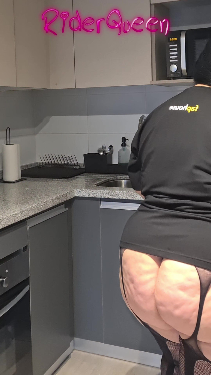 Riderqueen BBW Step Mom Latina Ebony: Coucher avec Riderqueen Grosse MILF Latina BBW