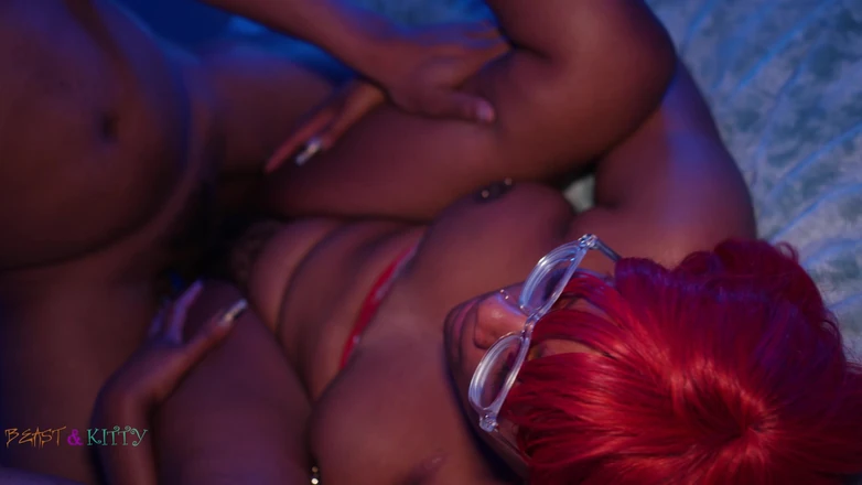 BeastnKitty: Peach Fuzz Vs the Artemixxx