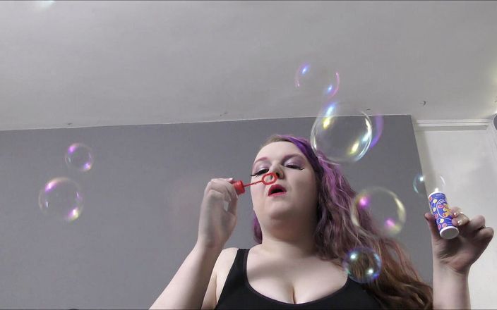 Mxtress Valleycat: Играю с пузырями вместо тебя