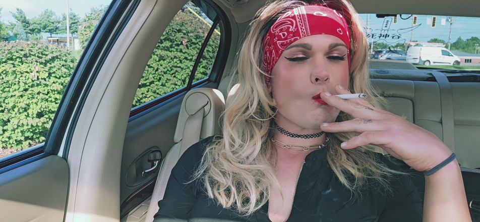 Darkfetish2k: Kylie Babes fumando, fetiche, jogo de carro