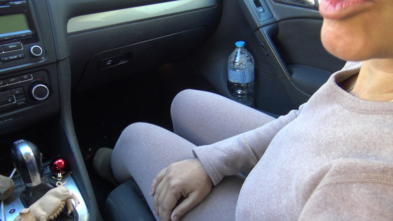 Stepmom Susan: 本物の素人継母が、18歳の誕生日にバージン継息子に手コキをする