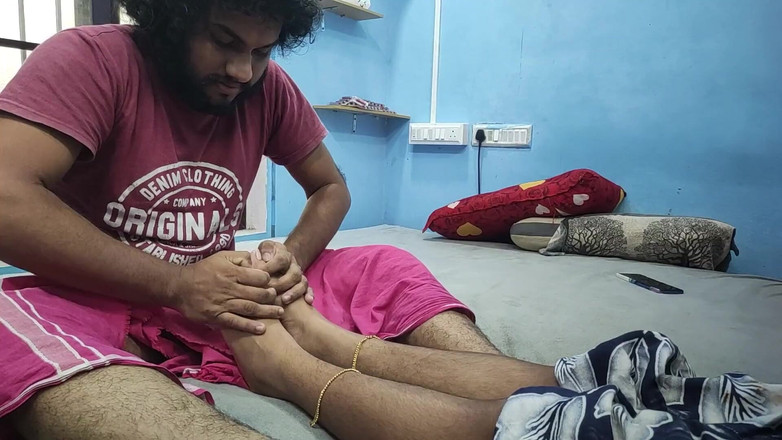 Vaigavarun Feet romance: Masaż stóp w nocy