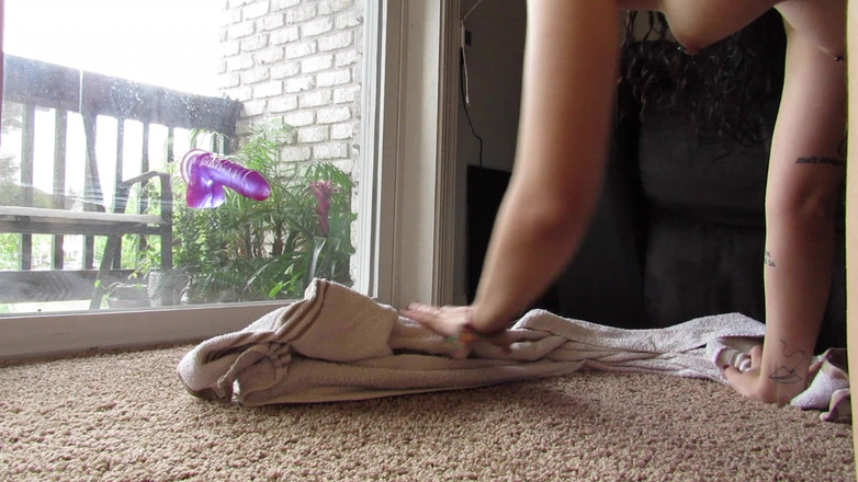 Veggiebabyy: Ahli pameran berkongkek dildo dubur