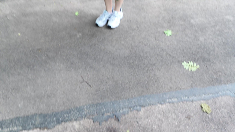 LyalkaRPG: マラモイカの冒険、パート3。偶然の出会いは巻き毛痴女の中出しで終わりました