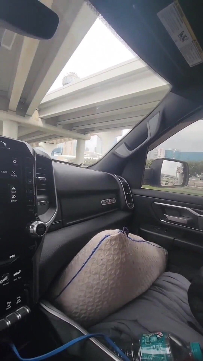 UrethralSound: 2 vibratori uretrali per sborrata nella vasca da bagno di...