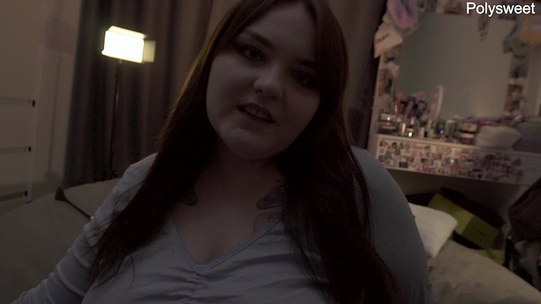 Polly Sweet: Instructions pour en vêtements, vénérer les pieds de la maîtresse...