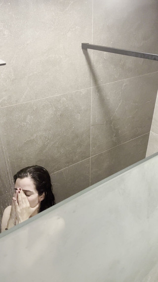 silicone_brunette: 我浴室里的摄像头