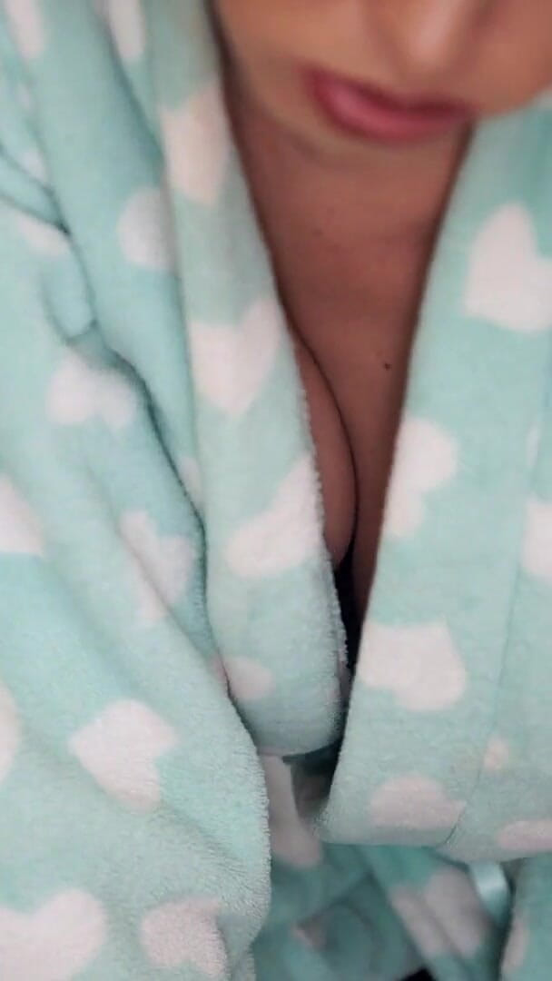 Enjoy the Tease - JOI (DownblouseJerk)