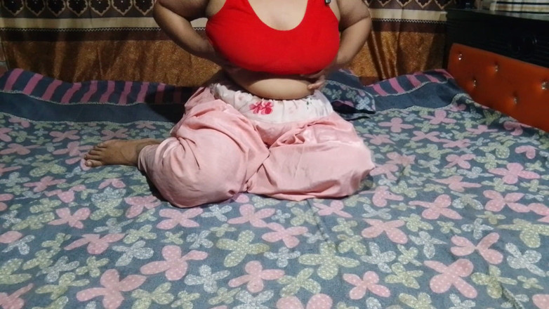 Nura443: Abang tiri dan adik tiri pergi ke kamar tidurnya untuk