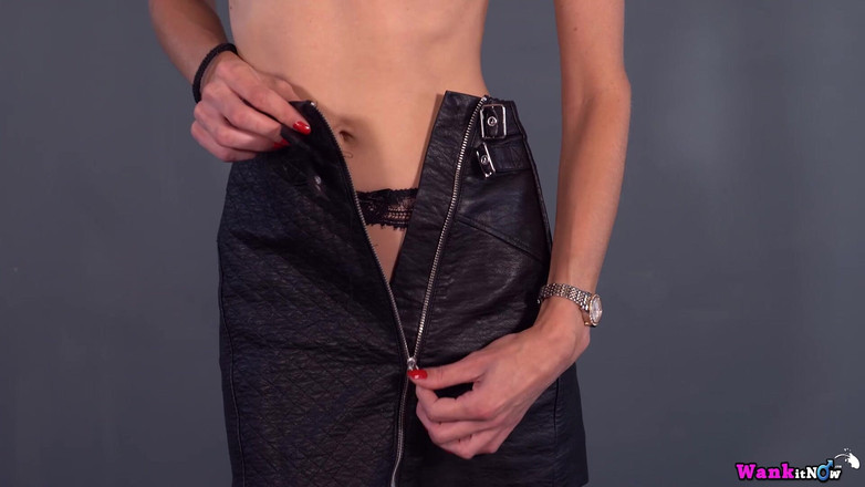 Wank it Now: Leah - Masturbare pentru șeful tău