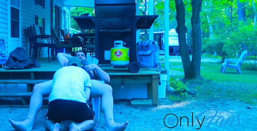 Change340: 私の個人的な精液を飲み込む人は、外で私の2日間の負荷を飲み込む