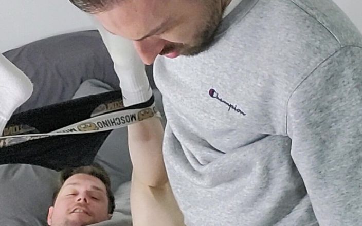Twotwinkhusbands: 흑인 대물 자지에게 따먹히는 영국 창녀