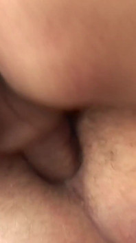 Exkluzivní video bez sedla: Nadržení sexy gayové mají sex ve třech, dokud se neudělají